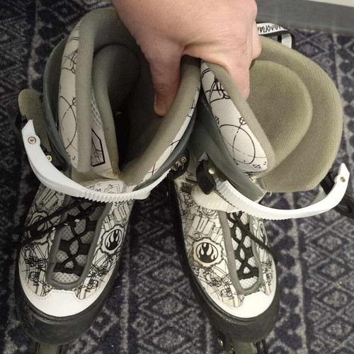 Roller adjustable size 35-38 used