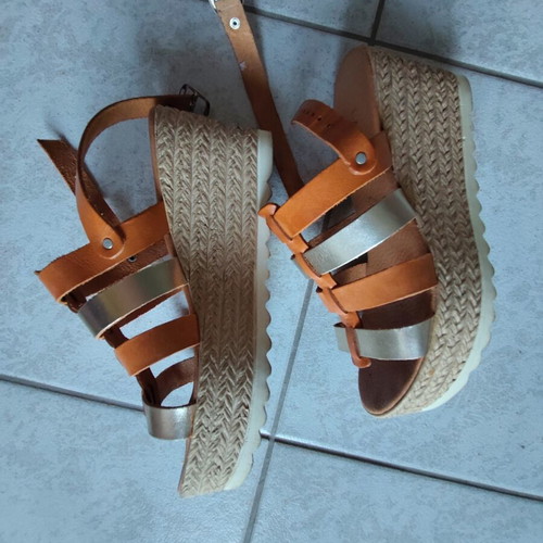 Labrini leather platform sandals brown with gold straps