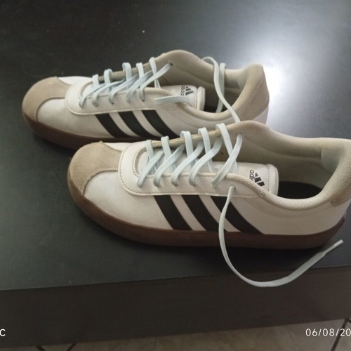 Adidas children's athletic shoes size 39, like new, white