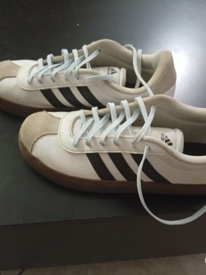 Adidas детски спортни обувки размер 39, като нови, бели