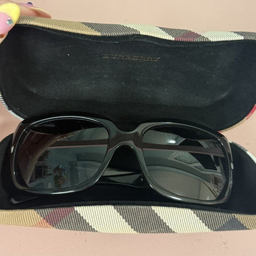 Burberry vintage sunglasses used, black frame with silver details