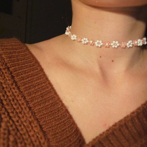 Choker handmade with daisies and steel chain new