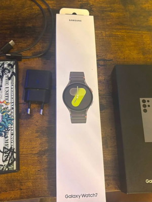Samsung Galaxy S24 Ultra 12GB RAM 512GB with Galaxy Watch7, like new