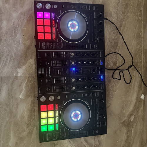 Pioneer DDJ RX DJ Controller like new with Magma Backpack