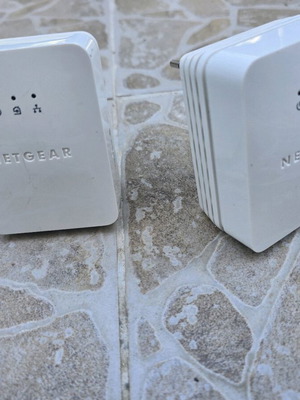 Προσαρμογέας Ethernet Netgear XAV2001 Powerline AV 200Mbps σαν καινούργιος, λευκός, σετ 2 τεμαχίων
