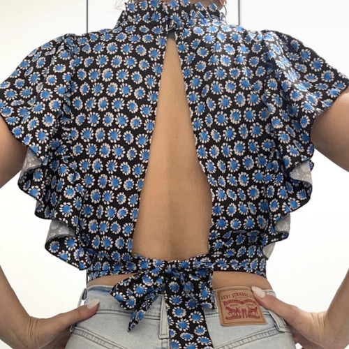 Crop blouse with open back and ruffles like new, black and blue, size M