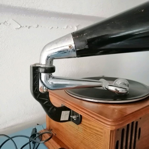Imitation gramophone radio like new with cassette and wooden base