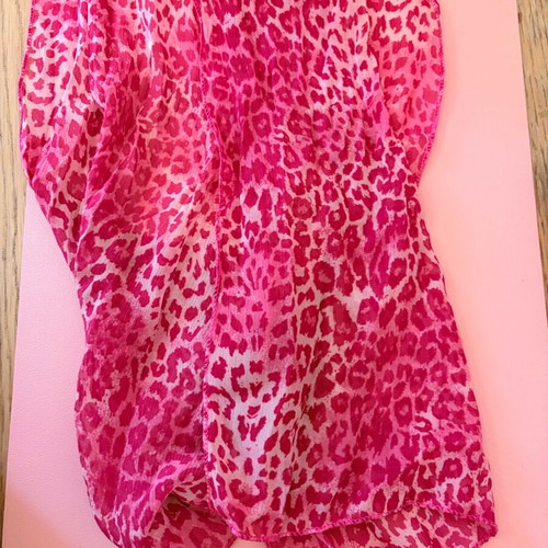 Scarf pink white like new