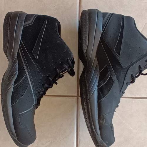 Reebok men's athletic boots size 44 like new, black