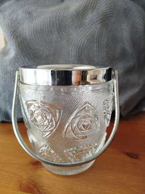Vintage glass ice bucket with metal handle like new