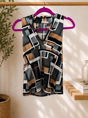 Sleeveless women's top with geometric patterns and rhinestones, Made in Italy, S-M