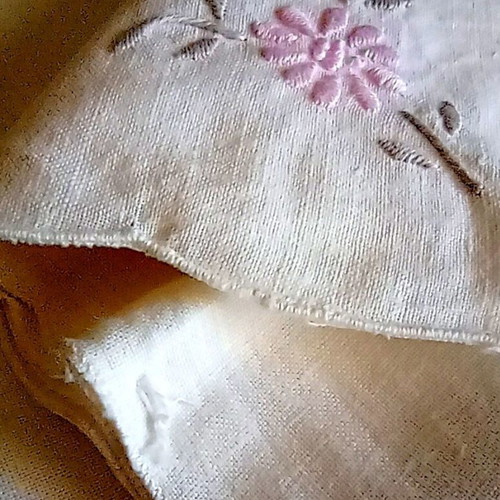 Vintage tablecloth set 85x85 cm with 4 embroidered napkins