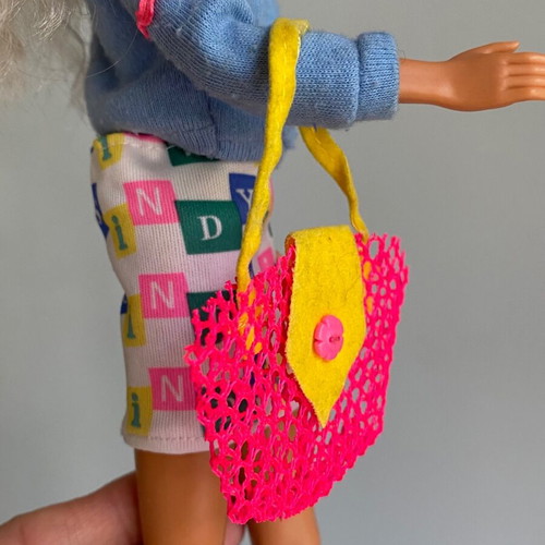 Hasbro Sindy Vintage Beach Bag 1992 Holiday Collection used