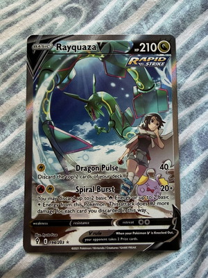 Rayquaza V Pokemon card 194/203 Evolving Skies