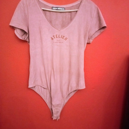Tally Weil velour bodysuit pink size medium like new, elastic
