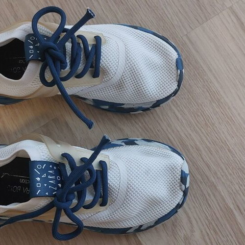 Zara athletic shoes used for boys size 34 white and blue