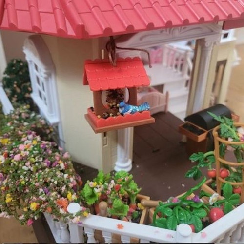Sylvanian Villa fully furnished with accessories and 3 surprise animals