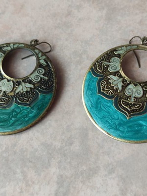 Ethnic earrings used