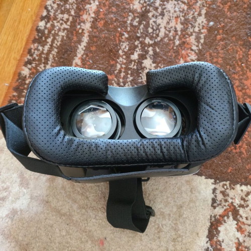 Virtual reality headset unused