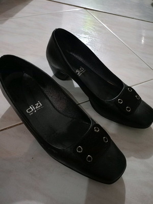 Dizi black leather pumps used, size 37, low heel