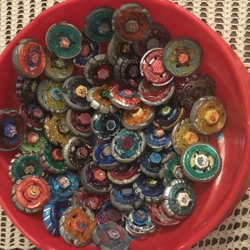 Beyblade Metal Fusion collection like new, 66+ pieces with accessories