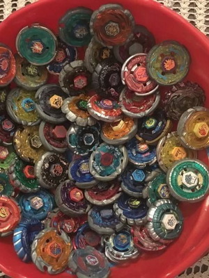 Beyblade Metal Fusion collection like new, 66+ pieces with accessories