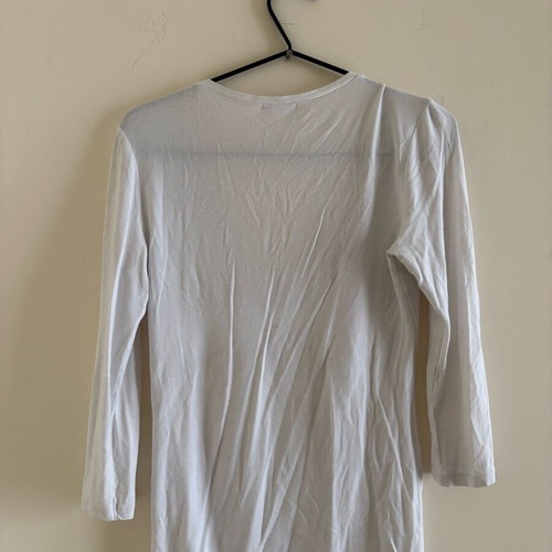 White Tezenis top with 3/4 sleeve used in excellent condition size M
