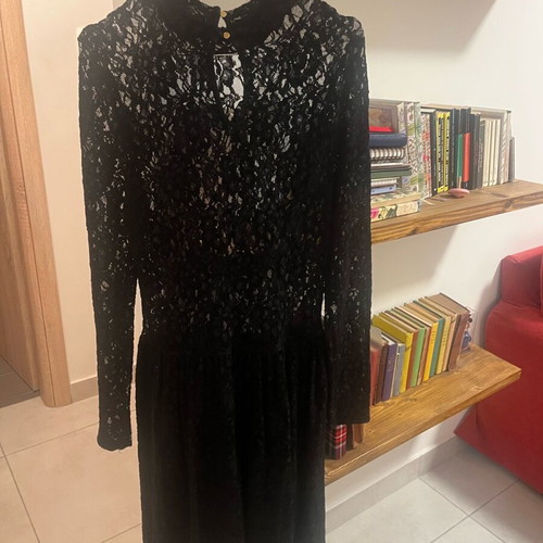 Lace dress black like new, cotton elastic without lining, size S