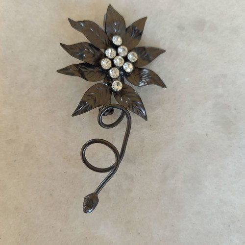 Pins used, set of two with beautiful design