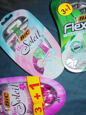 Bic women's razors new, set of 3 packs