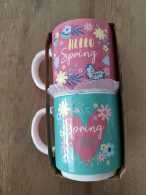 Set of two mugs new