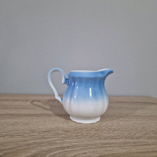 Elite France porcelain milk jug like new, blue and white, 9 cm