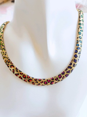 Necklace new with colorful designs, size 40+5