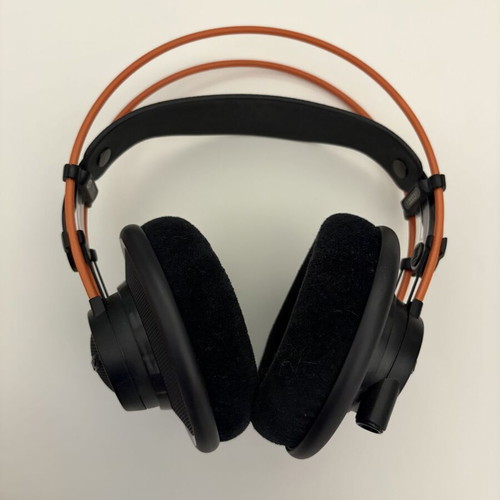 AKG K712 Pro headphones like new, wired