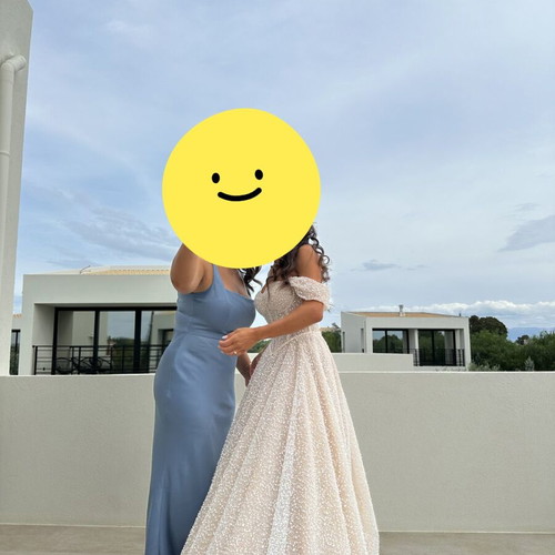 Primalicia wedding dress like new with detachable sleeves and train