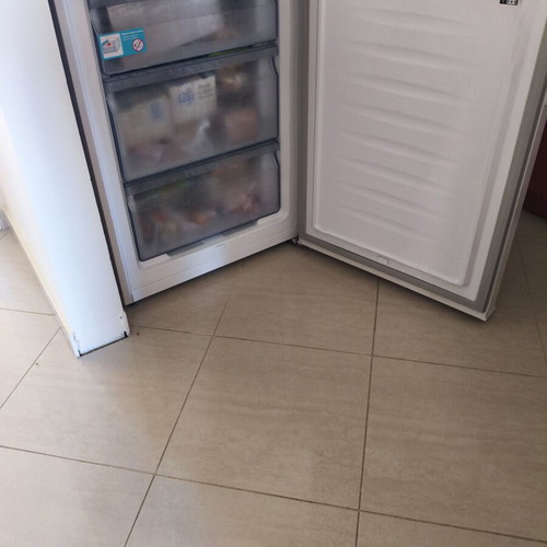 Delonghi refrigerator