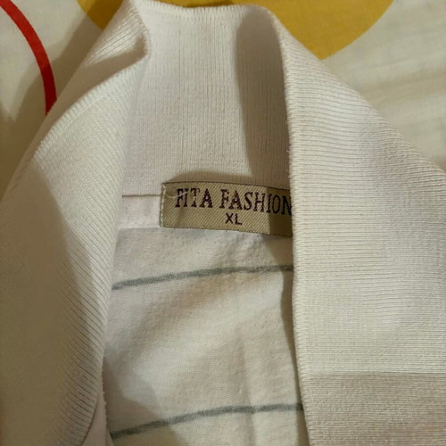 Men's blouse XL like new, white with multicolor stripes