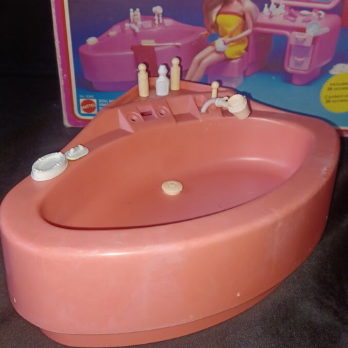 Barbie Bath and Beauty Center 1984 used