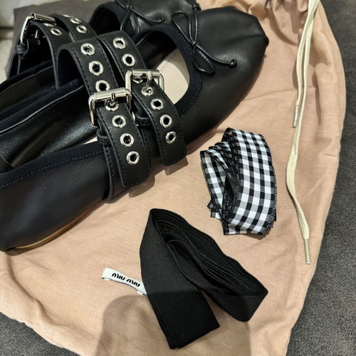 Miu Miu ballet flats like new, buttery soft lambskin, size 39, black