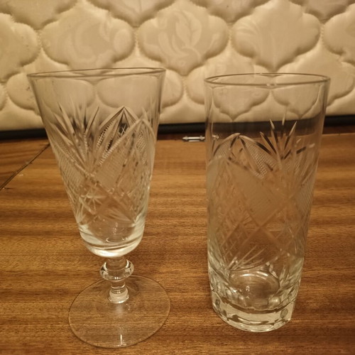 Crystal glasses set like new, 6 water, 5 wine V shape, 2 wine V shape different design