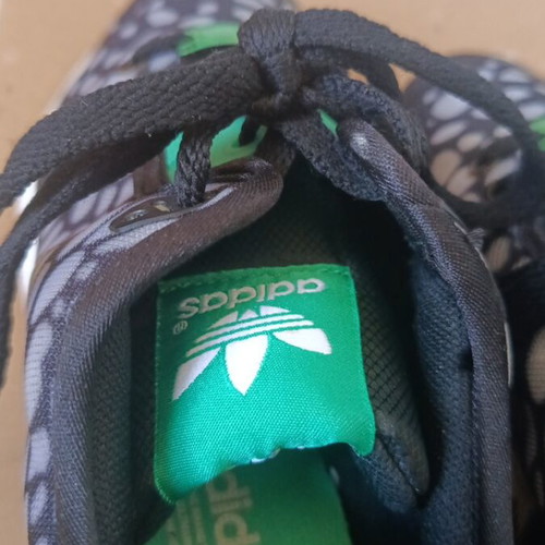 Adidas Torsion Sportwear shoes like new with unique pattern