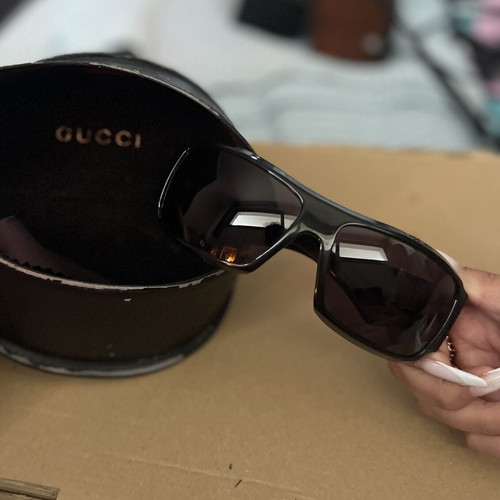 Gucci sunglasses, black