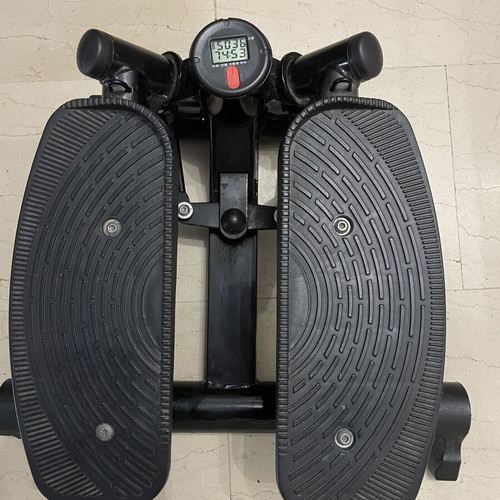 Bodybuilding Club fitness stepper with screen and resistance bands