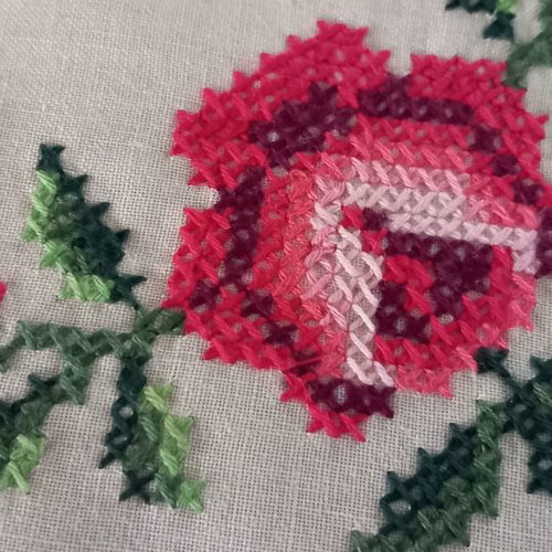 Embroidered tablecloth used with beautiful colors 0.83x0.83