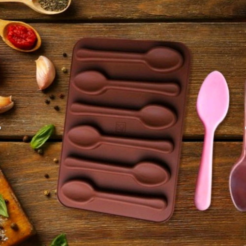 Silicone mold for 6 spoons like new