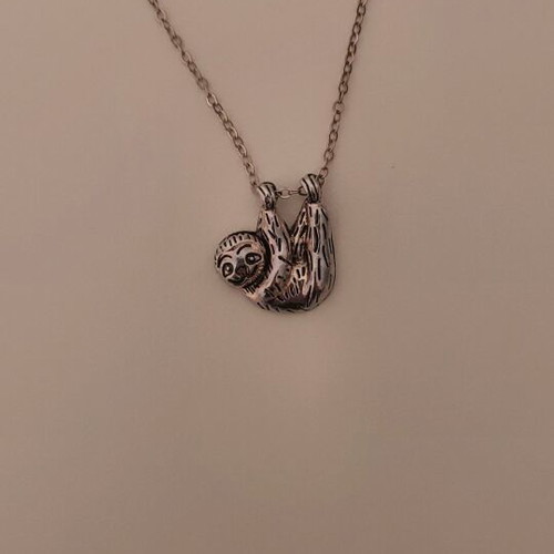 Sloth necklace new, silver