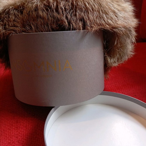 Fur hat like new, size M with box