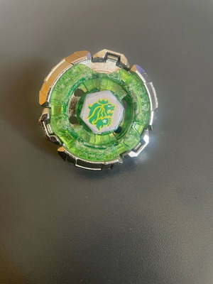 Beyblade Fang Leone new