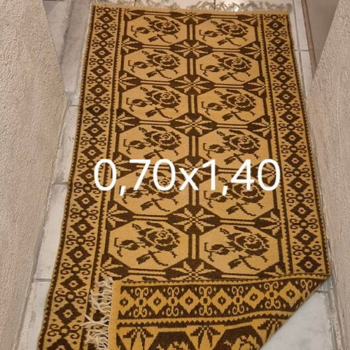 Runner and two rugs like new, 100% wool, handmade