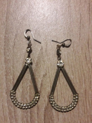 Σκουλαρίκια μεταχειρισμένα